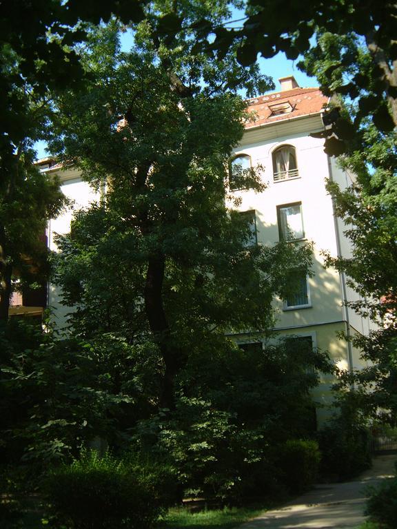 Park Vendeghaz Hotel Kecskemet Exterior photo